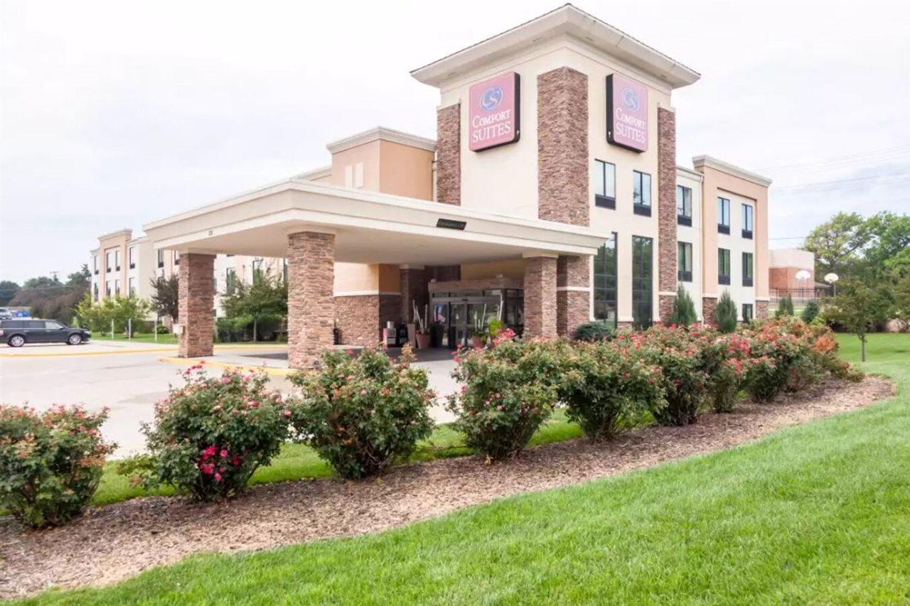 Comfort Suites East Lincoln - Mall Area Exterior photo