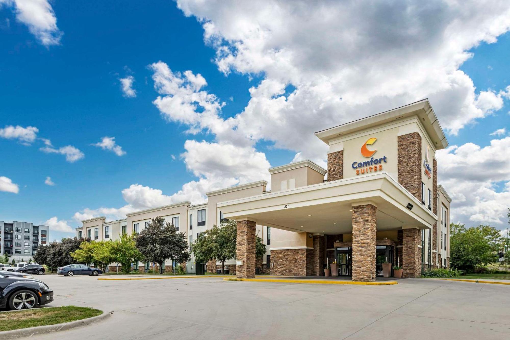 Comfort Suites East Lincoln - Mall Area Exterior photo